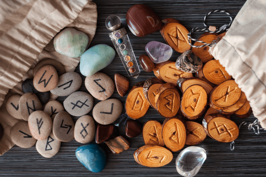 How Rune Reading can help you with predictions?